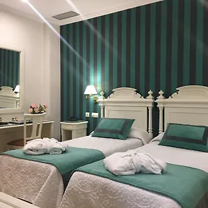 Adriano Boutique İspanya